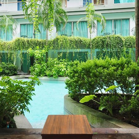 Panwaburi Beachfront Resort - SHA Extra Plus Exterior foto The swimming pool at the hotel