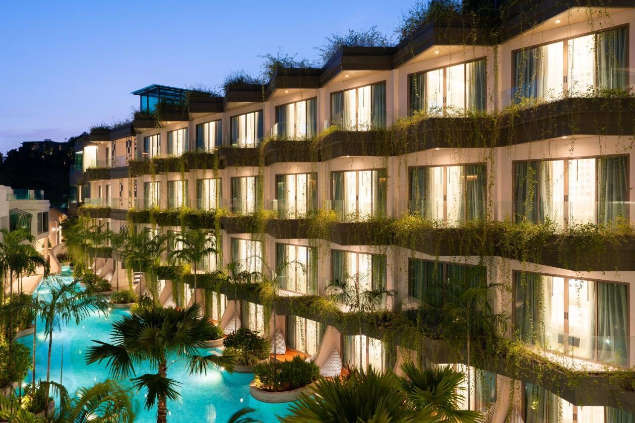 Panwaburi Beachfront Resort - SHA Extra Plus Exterior foto The hotel at night