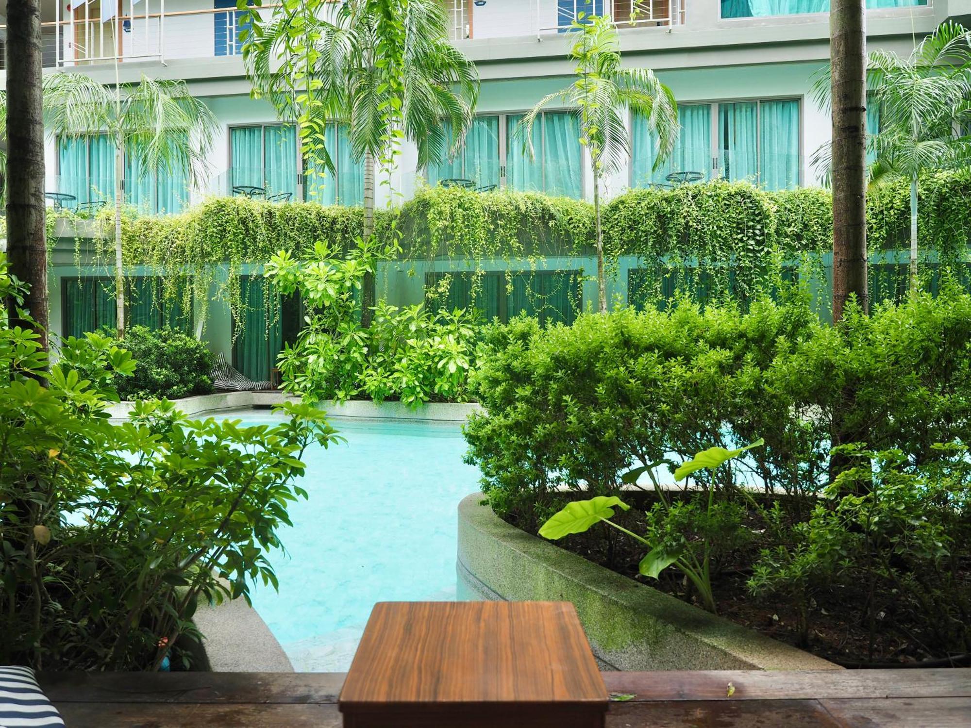 Panwaburi Beachfront Resort - SHA Extra Plus Exterior foto The swimming pool at the hotel