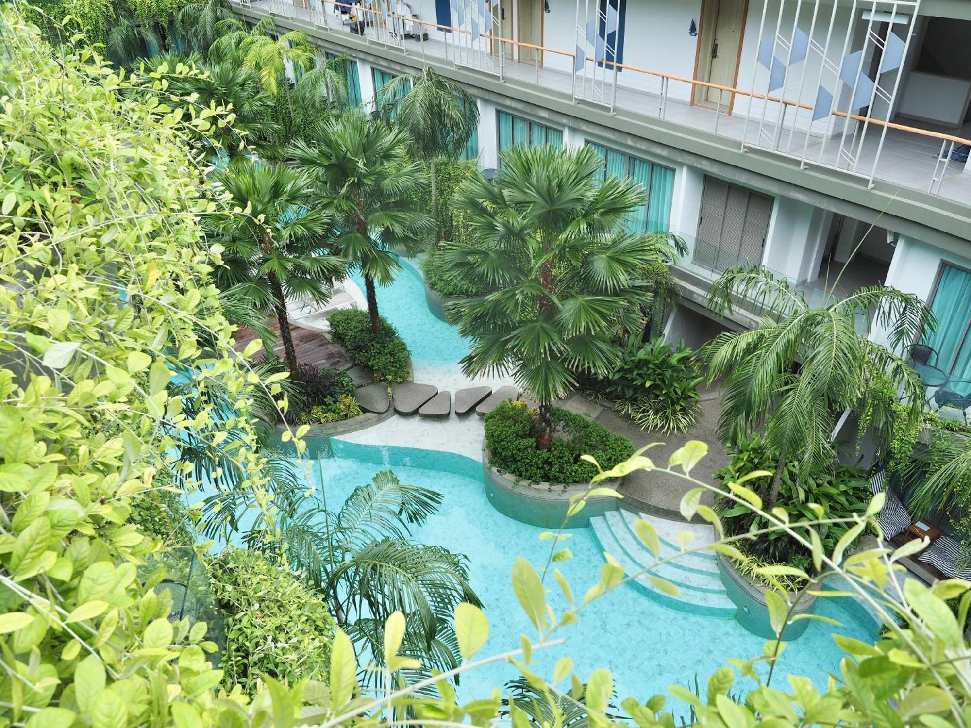 Panwaburi Beachfront Resort - SHA Extra Plus Exterior foto The pool at the hotel