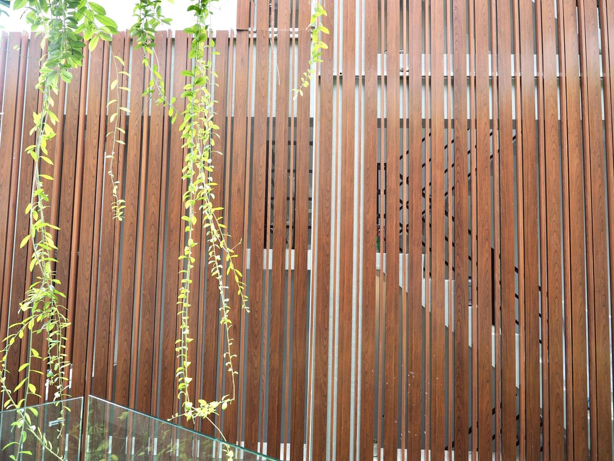 Panwaburi Beachfront Resort - SHA Extra Plus Exterior foto Detail of the facade